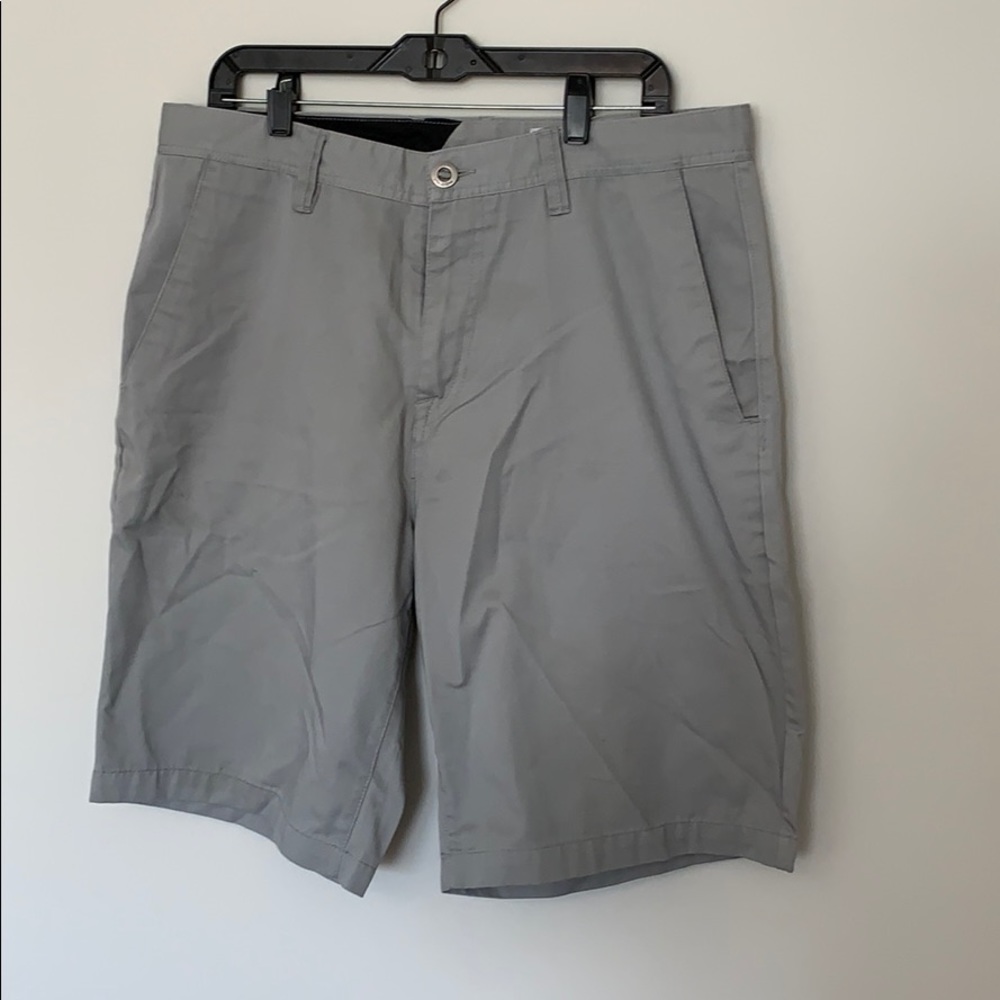 Shorts - Picture 3 of 4
